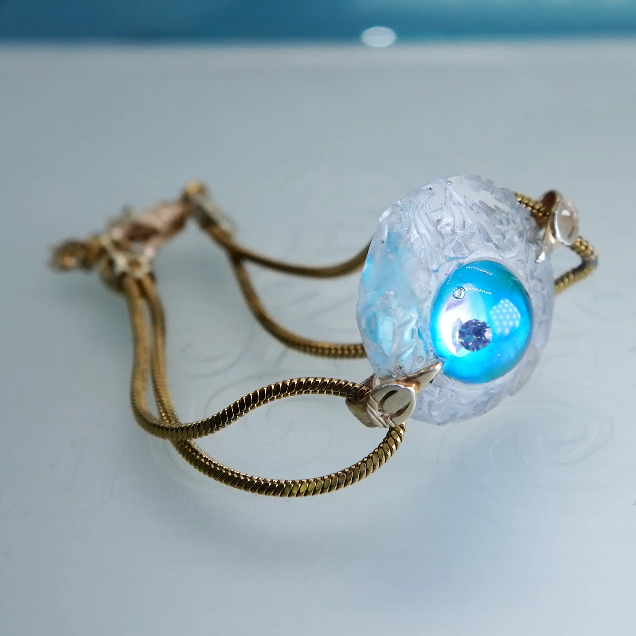 átlátszó karkötő 3