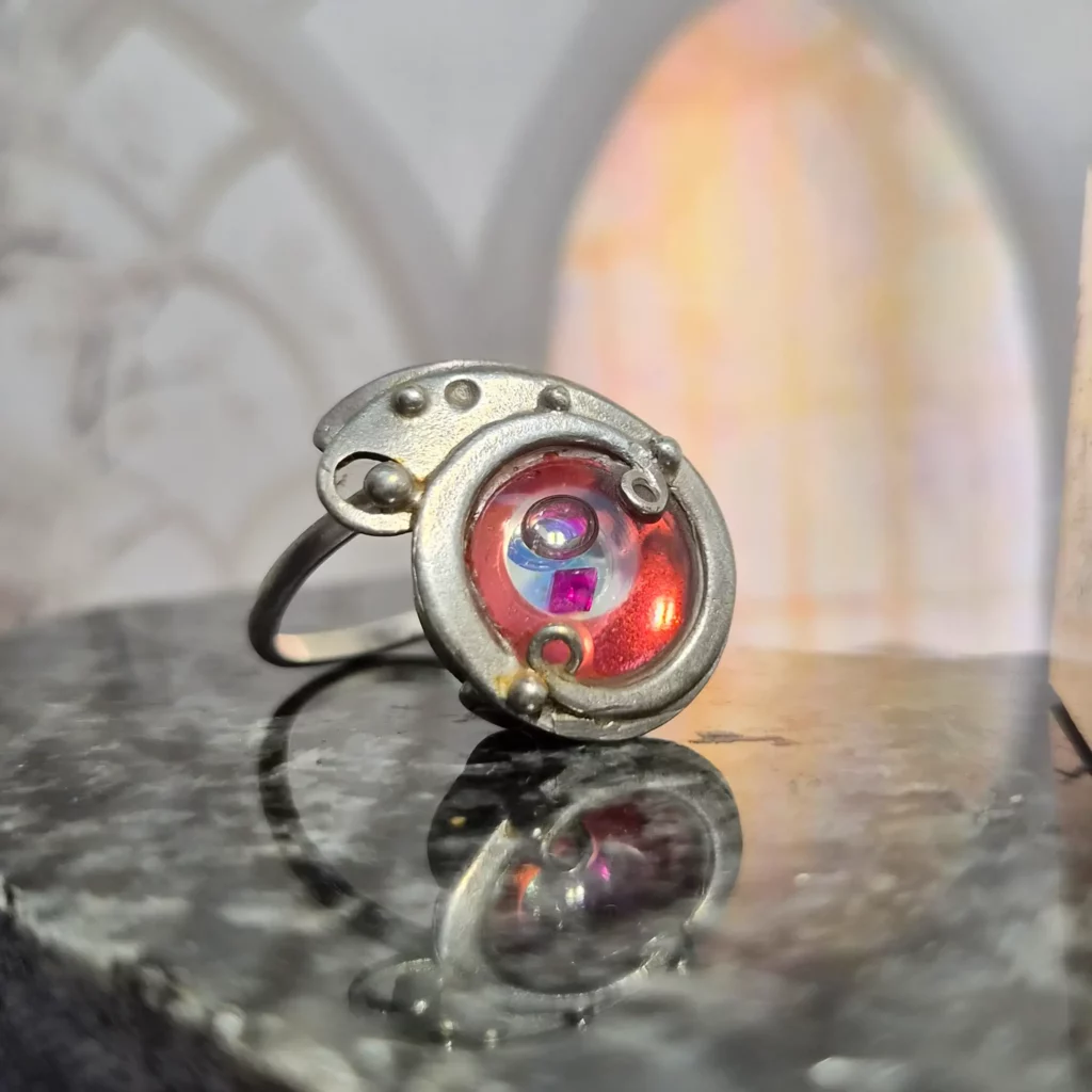 rubin üveg rubinnal rózsák tere templomának üveg gyűrűje